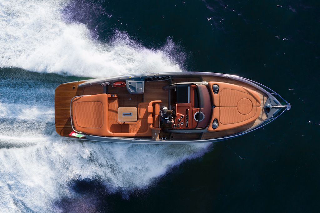 Cranchi_E30_top_view