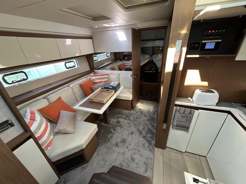 LEADER_48_location_charter_cannes_antibes_8