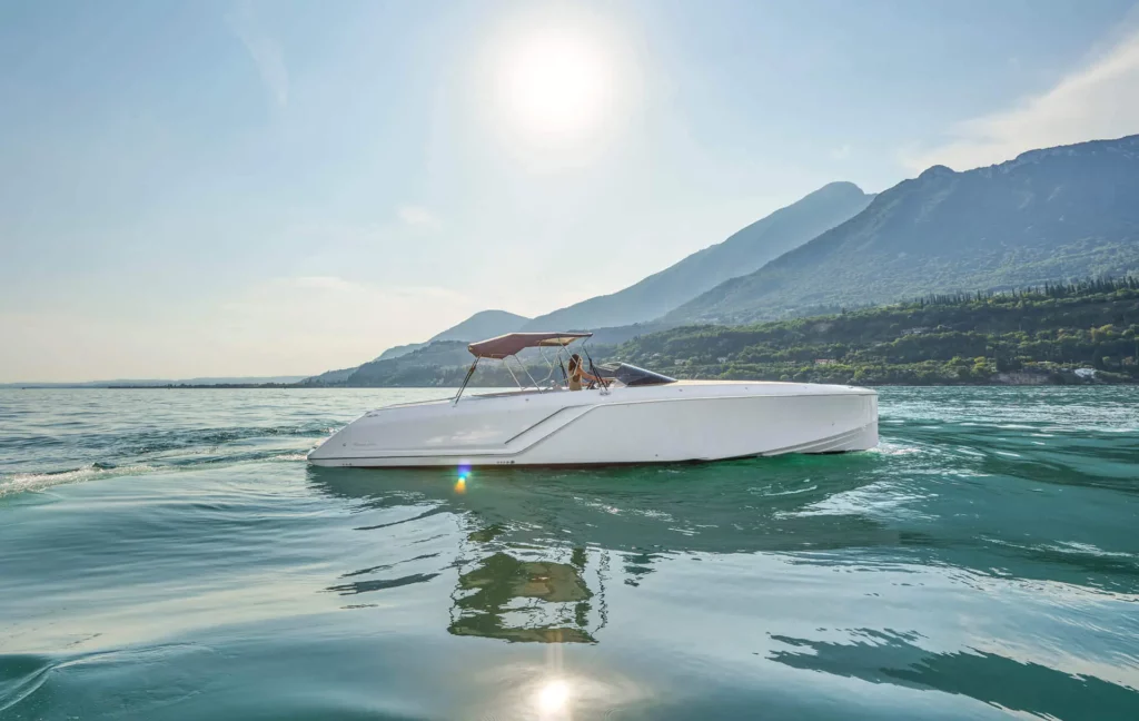 frauscher_1212_ghost_rental_locatio_cannes_antibes_yacht_bateau