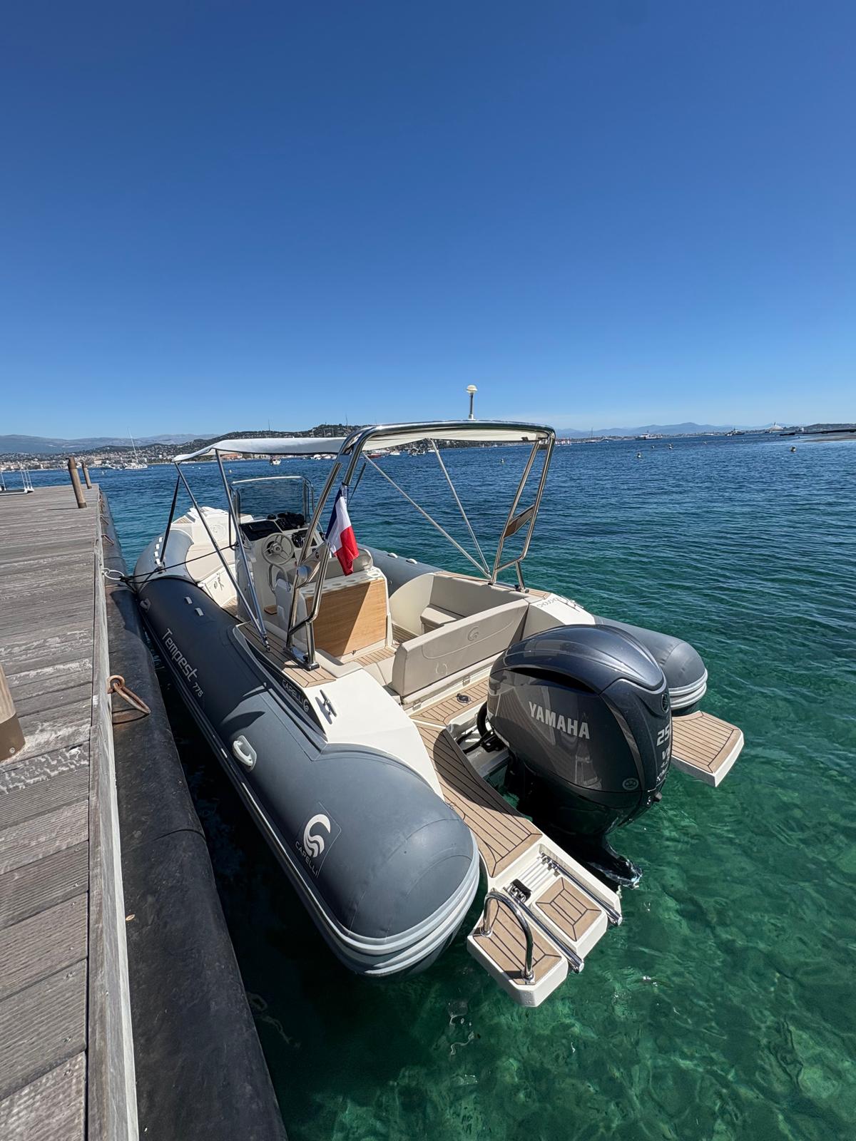 Capelli_Tempest_775_location-cannes-frenchriviera-front-back-yamaha